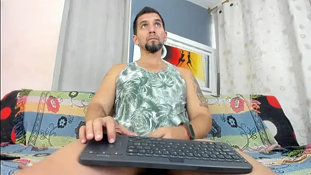 Snapshot of JULESLAKES chatting on July 18, 2026, 4:37 pm JULESLAKES online show from July 18, 2026, 4:37 pm