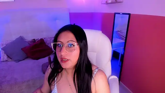 Snapshot of Amber_gold_ chatting on June 6, 2026, 1:33 am Amber gold online show from June 6, 2026, 1:33 am