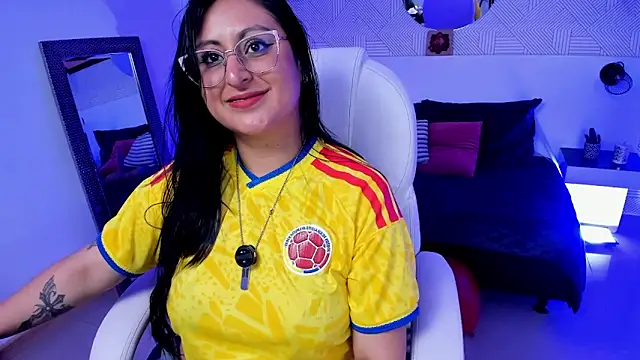 Snapshot of Amber_gold_ chatting on June 18, 2026, 9:14 am Amber gold online show from June 18, 2026, 9:14 am