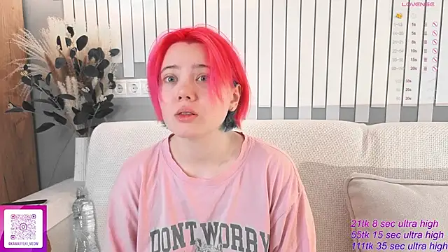   KawaiiYuki   online show from November 8, 2025, 6:28 am