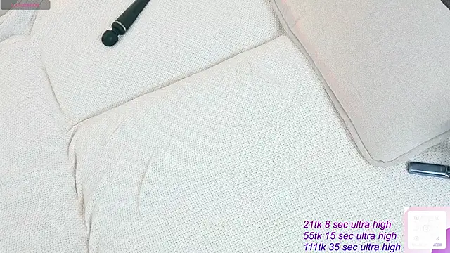   KawaiiYuki   online show from June 19, 2026, 4:18 am