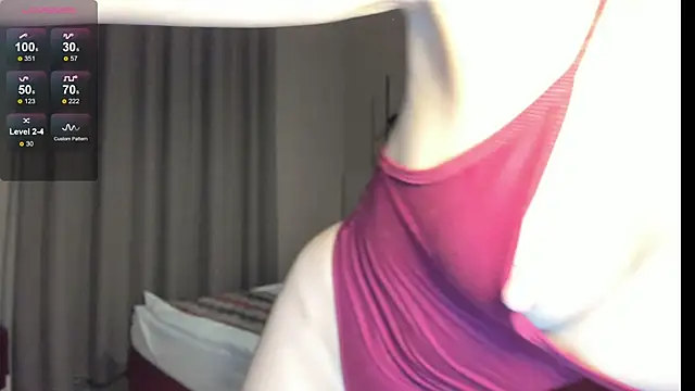 Snapshot of sarahphyllis chatting on May 8, 2026, 8:56 pm sarahphyllis online show from May 8, 2026, 8:56 pm