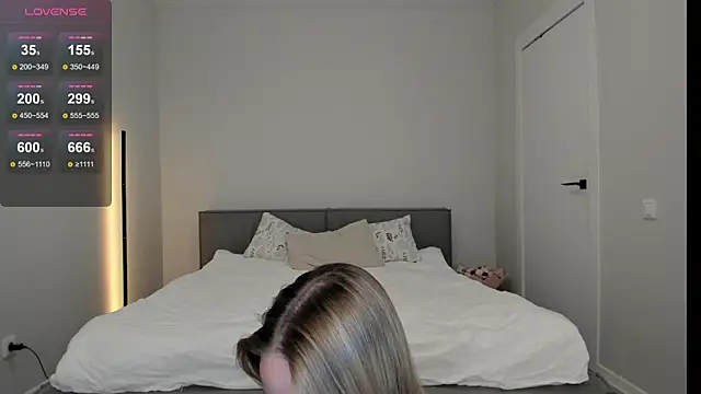 Snapshot of sarahphyllis chatting on May 15, 2026, 7:23 pm sarahphyllis online show from May 15, 2026, 7:23 pm