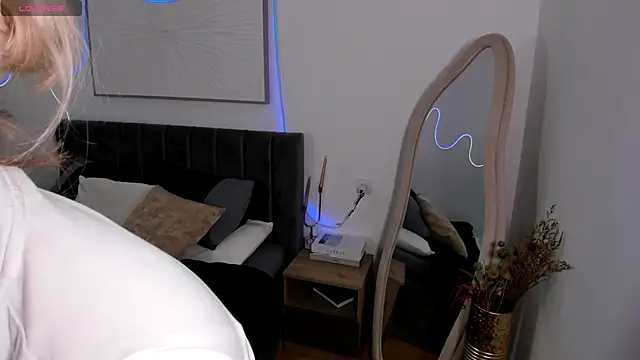 Snapshot of SimonaGerry chatting on November 5, 2025, 4:59 am SimonaGerry online show from November 5, 2025, 4:59 am