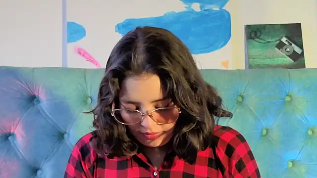 Snapshot of Paola_Lyon_ chatting on February 16, 2026, 12:04 pm Paola Lyon online show from February 16, 2026, 12:04 pm