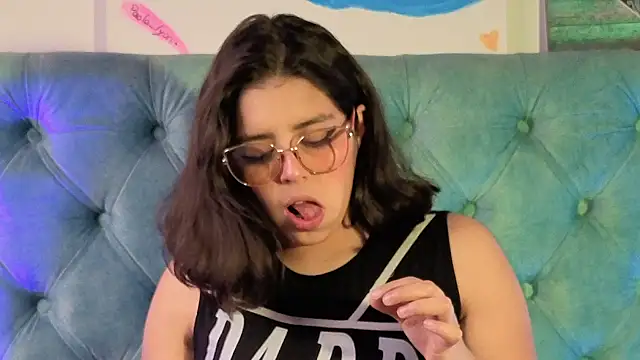 Snapshot of Paola_Lyon_ chatting on February 13, 2026, 7:25 pm Paola Lyon online show from February 13, 2026, 7:25 pm