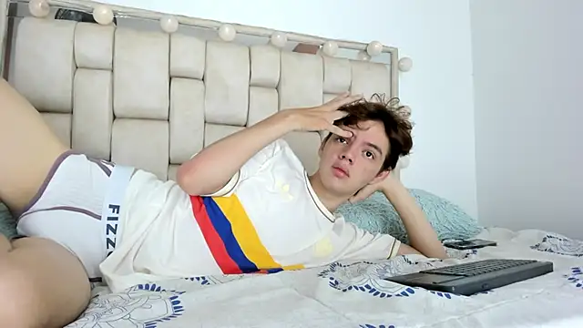 Snapshot of daniel_hot03 chatting on October 13, 2025, 1:34 pm daniel hot03 online show from October 13, 2025, 1:34 pm