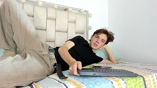 Snapshot of daniel_hot03 chatting on October 21, 2025, 5:34 pm daniel hot03 online show from October 21, 2025, 5:34 pm