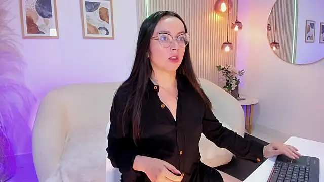 Snapshot of ana_ev chatting on November 22, 2025, 6:56 am ana ev online show from November 22, 2025, 6:56 am