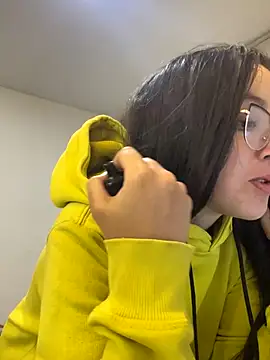 Snapshot of ana_ev chatting on November 29, 2025, 12:44 am ana ev online show from November 29, 2025, 12:44 am