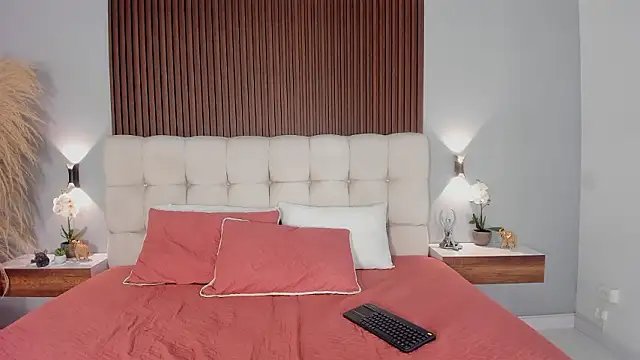 sofi potter  online show from February 9, 2026, 8:40 pm