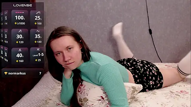 Snapshot of sojubottle chatting on November 17, 2025, 4:00 pm sojubottle online show from November 17, 2025, 4:00 pm