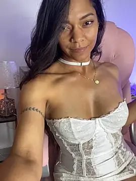 Snapshot of Alliz_Collette chatting on March 26, 2026, 2:10 am Alliz Collette online show from March 26, 2026, 2:10 am