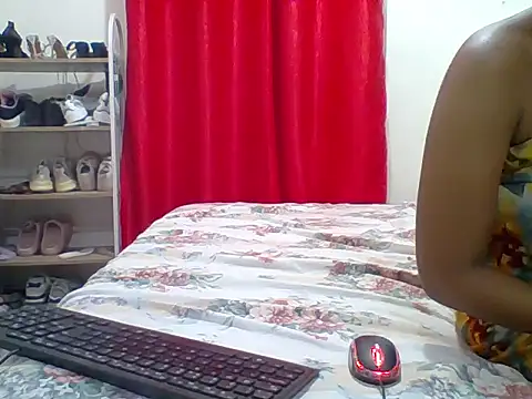 Snapshot of sexy__candyy chatting on March 13, 2026, 5:29 pm sexy candyy online show from March 13, 2026, 5:29 pm