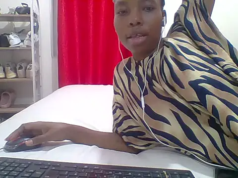 Snapshot of sexy__candyy chatting on March 28, 2026, 7:37 pm sexy candyy online show from March 28, 2026, 7:37 pm
