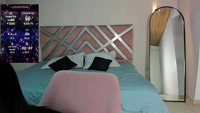 Snapshot of pamela_anderson_ chatting on January 15, 2025, 3:43 am pamela anderson online show from January 15, 2025, 3:43 am