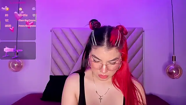 Snapshot of EmmaSwift_ chatting on October 25, 2025, 2:55 am EmmaSwift online show from October 25, 2025, 2:55 am