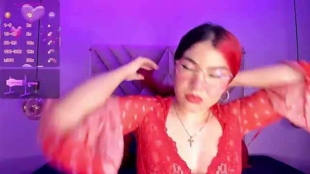 Snapshot of EmmaSwift_ chatting on October 27, 2025, 3:40 am EmmaSwift online show from October 27, 2025, 3:40 am