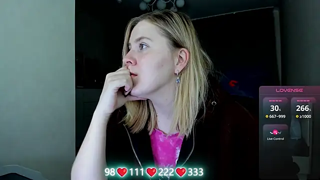 Snapshot of Olivia_Munk chatting on May 31, 2026, 4:07 am Olivia Munk online show from May 31, 2026, 4:07 am