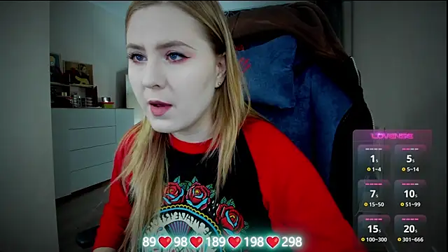 Snapshot of Olivia_Munk chatting on November 8, 2025, 4:27 am Olivia Munk online show from November 8, 2025, 4:27 am