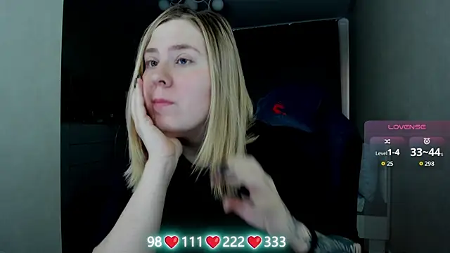 Snapshot of Olivia_Munk chatting on June 5, 2026, 3:55 am Olivia Munk online show from June 5, 2026, 3:55 am