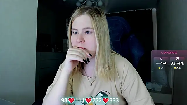 Snapshot of Olivia_Munk chatting on June 11, 2026, 6:32 am Olivia Munk online show from June 11, 2026, 6:32 am
