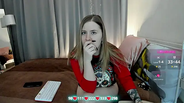 Olivia Munk online show from February 14, 2026, 4:45 am