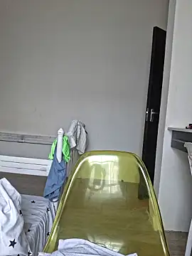 Kamdollie online show from December 23, 2025, 7:29 am