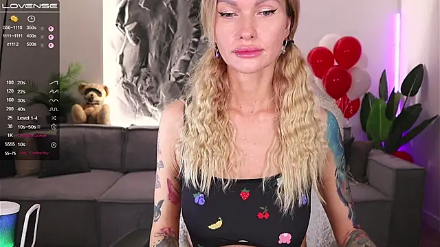 Break-me-Shake-me online show from October 7, 2025, 10:55 pm