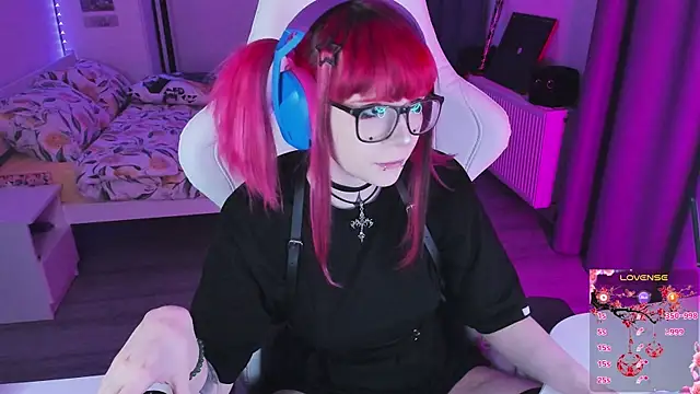 Snapshot of Yumi_Youkai chatting on December 17, 2025, 10:37 pm Yumi Youkai online show from December 17, 2025, 10:37 pm