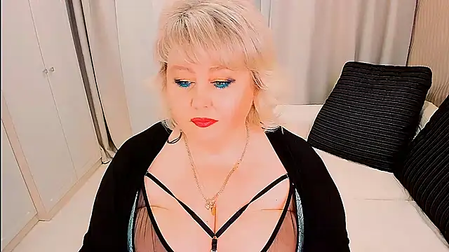 BIGTITSBBW online show from April 4, 2026, 3:29 pm