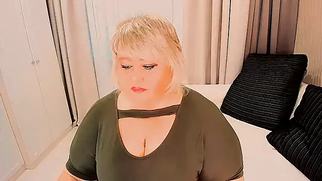 BIGTITSBBW online show from October 15, 2025, 6:22 am