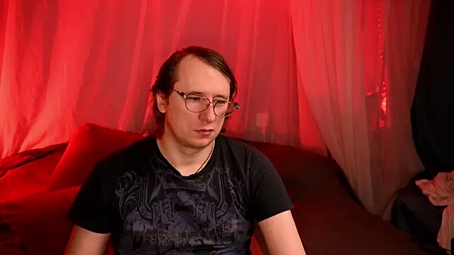 Claudia and elon  online show from October 23, 2025, 4:55 am