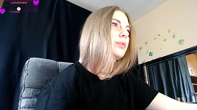 Snapshot of Aqualen chatting on April 27, 2026, 11:41 am Aqualen online show from April 27, 2026, 11:41 am