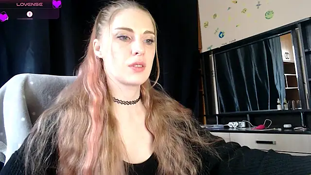 Snapshot of Aqualen chatting on March 27, 2026, 8:37 am Aqualen online show from March 27, 2026, 8:37 am