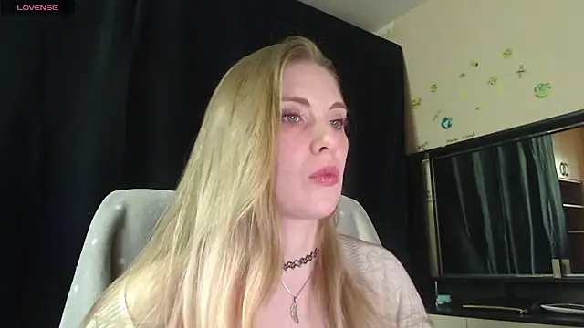 Snapshot of Aqualen chatting on May 16, 2026, 9:41 am Aqualen online show from May 16, 2026, 9:41 am