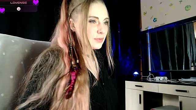 Snapshot of Aqualen chatting on March 26, 2026, 12:58 pm Aqualen online show from March 26, 2026, 12:58 pm