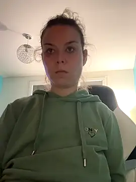 Snapshot of BabyNila chatting on October 17, 2025, 7:48 pm BabyNila online show from October 17, 2025, 7:48 pm