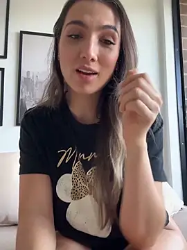 Snapshot of AnnaCastillo_ chatting on October 31, 2025, 9:32 pm AnnaCastillo online show from October 31, 2025, 9:32 pm