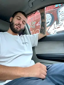 ElChapoGuzman95 online show from September 19, 2025, 4:27 am