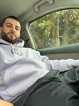 Snapshot of ElChapoGuzman95 chatting on February 17, 2026, 8:00 am ElChapoGuzman95 online show from February 17, 2026, 8:00 am