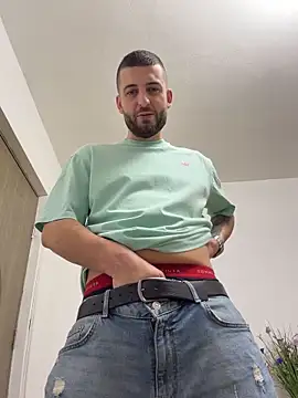 Snapshot of ElChapoGuzman95 chatting on February 9, 2026, 8:40 pm ElChapoGuzman95 online show from February 9, 2026, 8:40 pm