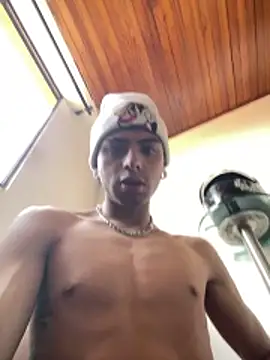 Snapshot of Mollly_n_david chatting on March 11, 2026, 8:36 pm Mollly n david online show from March 11, 2026, 8:36 pm