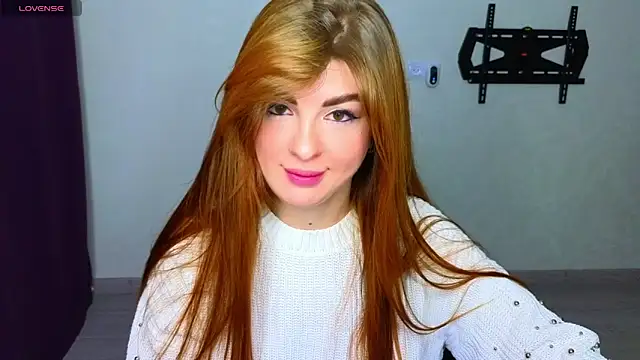  comefeelme  online show from February 12, 2025, 9:01 pm