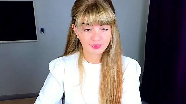  comefeelme  online show from October 14, 2025, 3:07 am