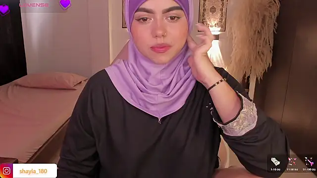 Snapshot of shayla_18 chatting on November 12, 2025, 6:45 pm shayla 18 online show from November 12, 2025, 6:45 pm