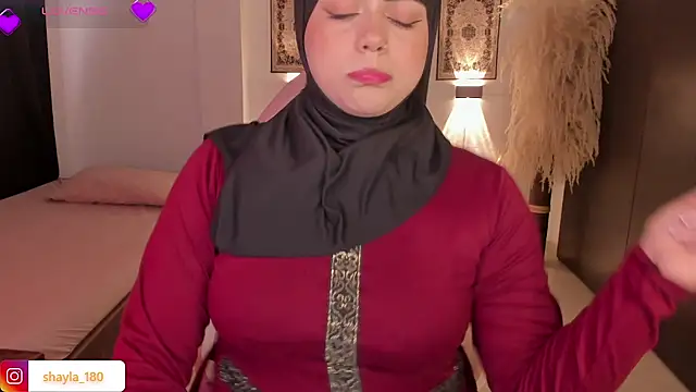 Snapshot of shayla_18 chatting on November 11, 2025, 9:20 pm shayla 18 online show from November 11, 2025, 9:20 pm