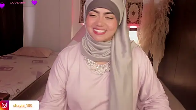 shayla 18 online show from February 23, 2026, 8:42 pm