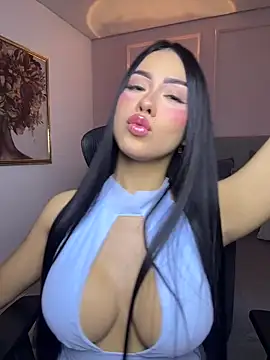 Snapshot of Miss_blue69 chatting on June 14, 2026, 2:24 am Miss blue69 online show from June 14, 2026, 2:24 am