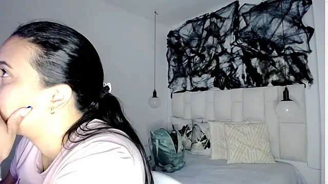 tiffany  pink online show from October 12, 2025, 7:59 pm